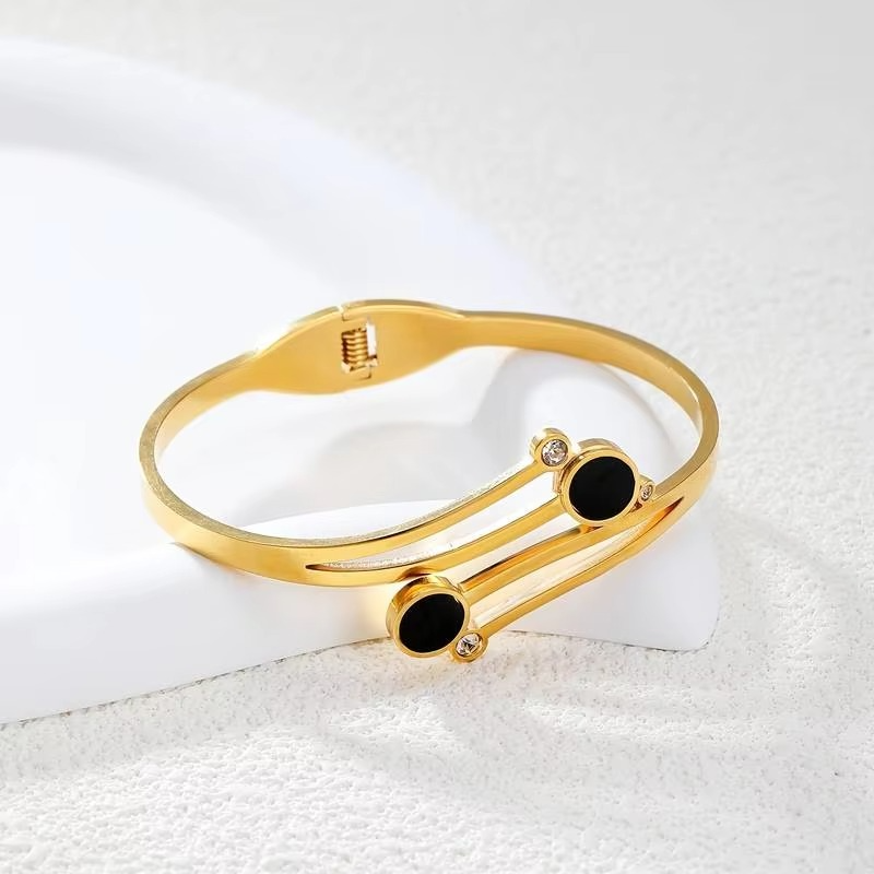 ZIRCON CUFF BANGLE ( luxury unique style )
